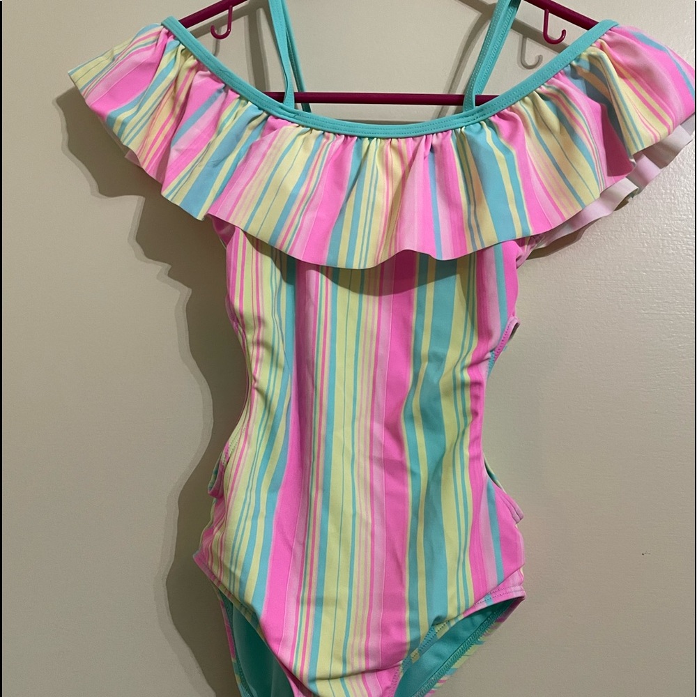 Girls swimsuit 7-8